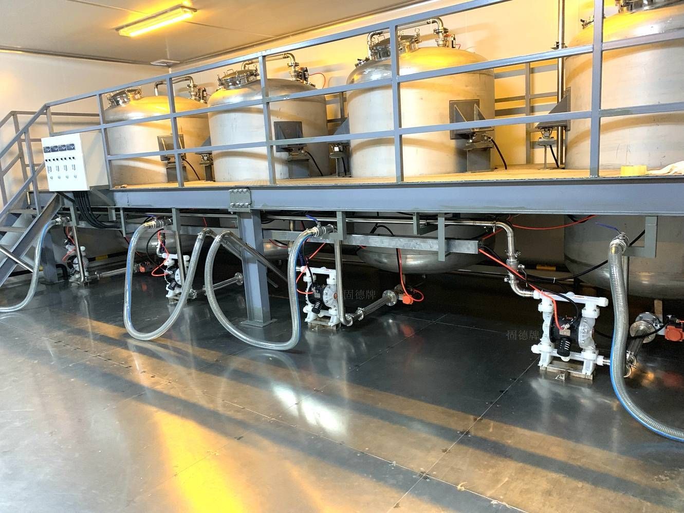 鋰電池客戶來廠里考察，回去后把生產(chǎn)車間的泵全換了......